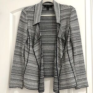 ST JOHN Black & off white blazer GORGEOUS